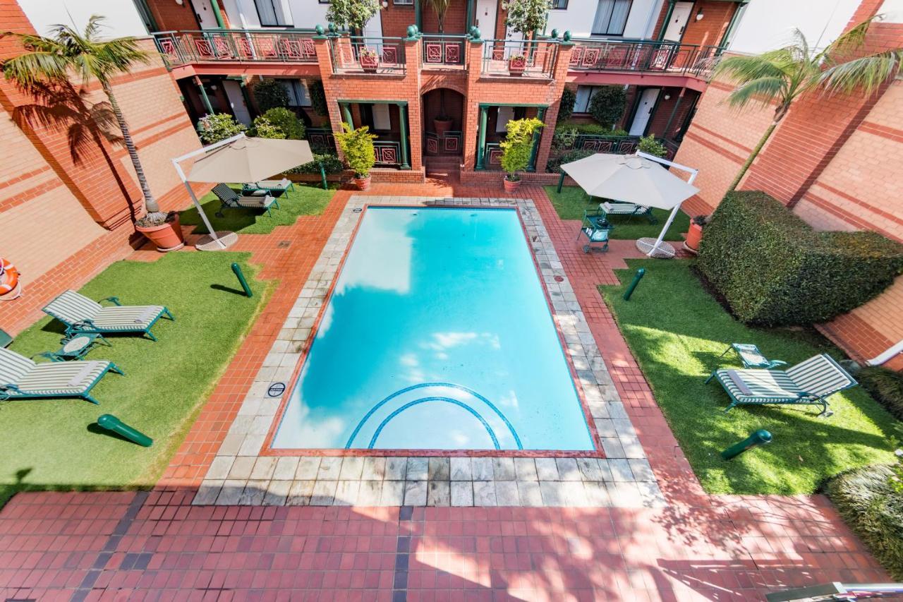 Courtyard Hotel Rosebank Johannesburg Luaran gambar