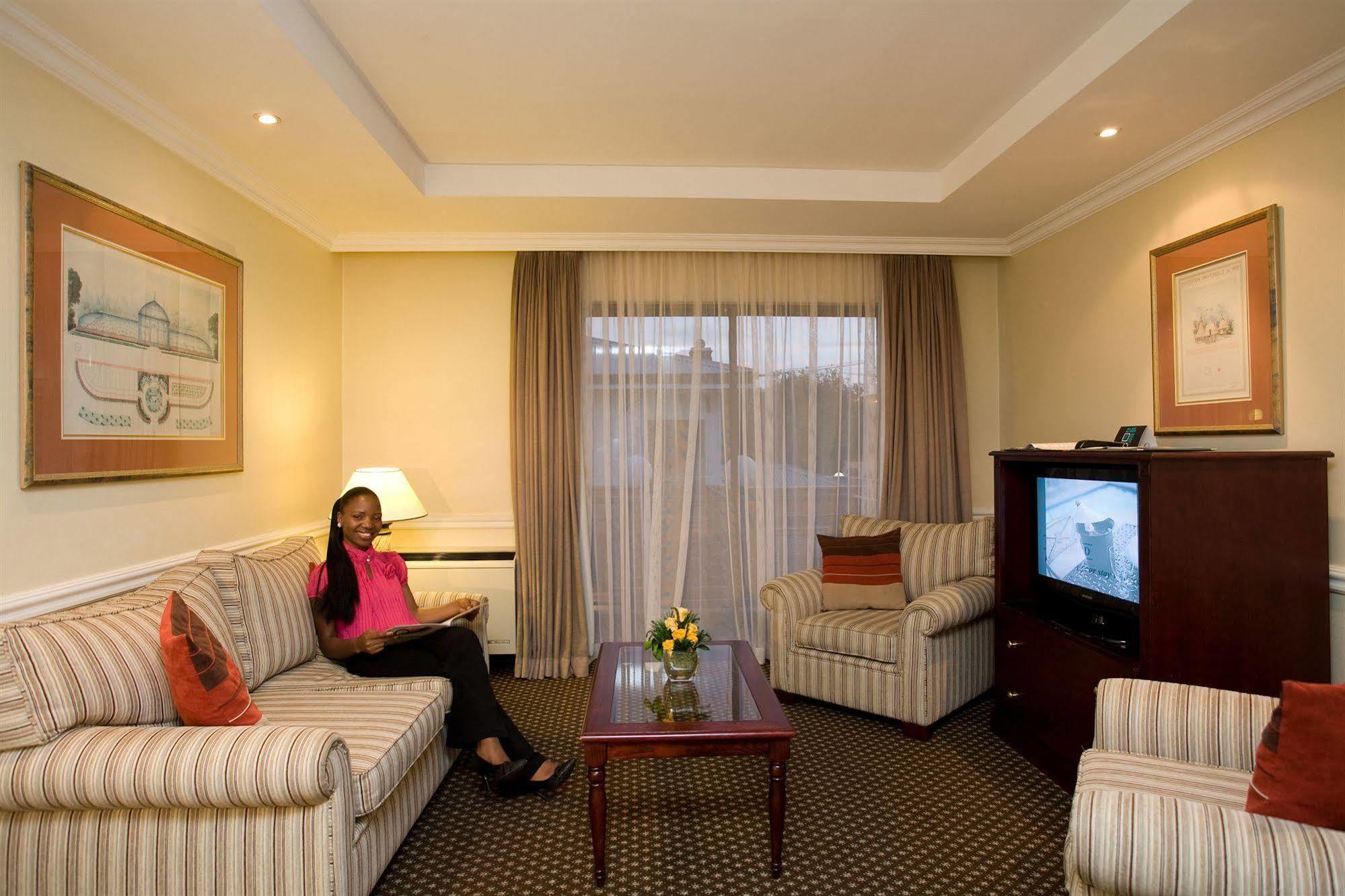 Courtyard Hotel Rosebank Johannesburg Luaran gambar